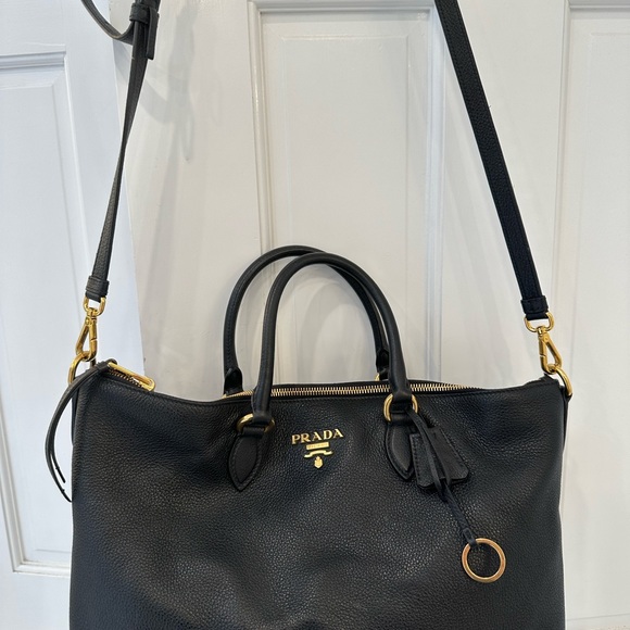 Prada Black leather shoulder bag - Picture 2 of 11